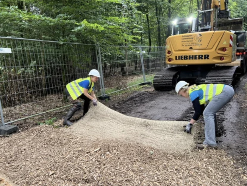 Abb. 15: Stiftung Naturschutz Schleswig-Holstein- XXL-Stresstest für Bodenschutzmatten aus dem Moor - Individuelle Nutzungsge
