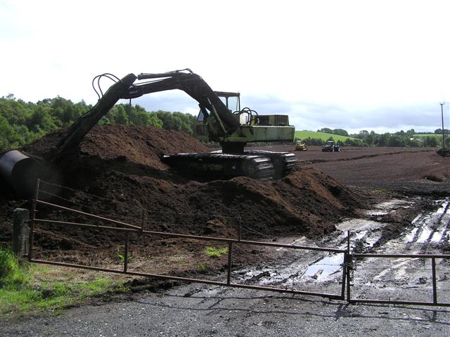 Abb. 19:  Kenneth Allen - Torfabbau in Edenderry, Irland - CC BY-SA 2.0.