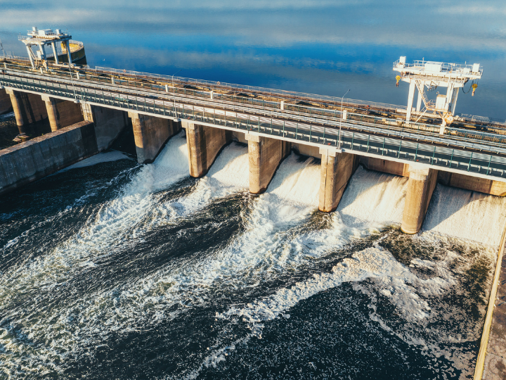 Abb. 11: DedMityay - Wasserkraftwerk - canva.com. 