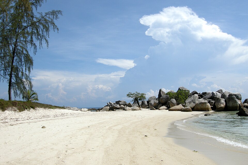Abb. 34: Vyacheslav Argenberg - Strand in Pulau Perhentian Besar Island, Malaysia - CC BY 4.0.